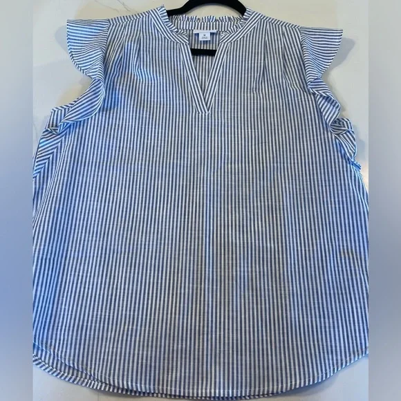 Liz Claiborne Women's Blue and Whote Flutter Sleeve Blouse EUC Size - Medium - Picture 4 of 4